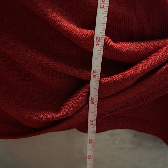 Yoins deep red/crimson long sleeve tunic top with twist at hem - Picture 9 of 10